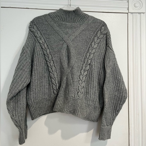 Elizabeth and James Heather Gray Cropped Sweater Sz.‎ M - Picture 2 of 9